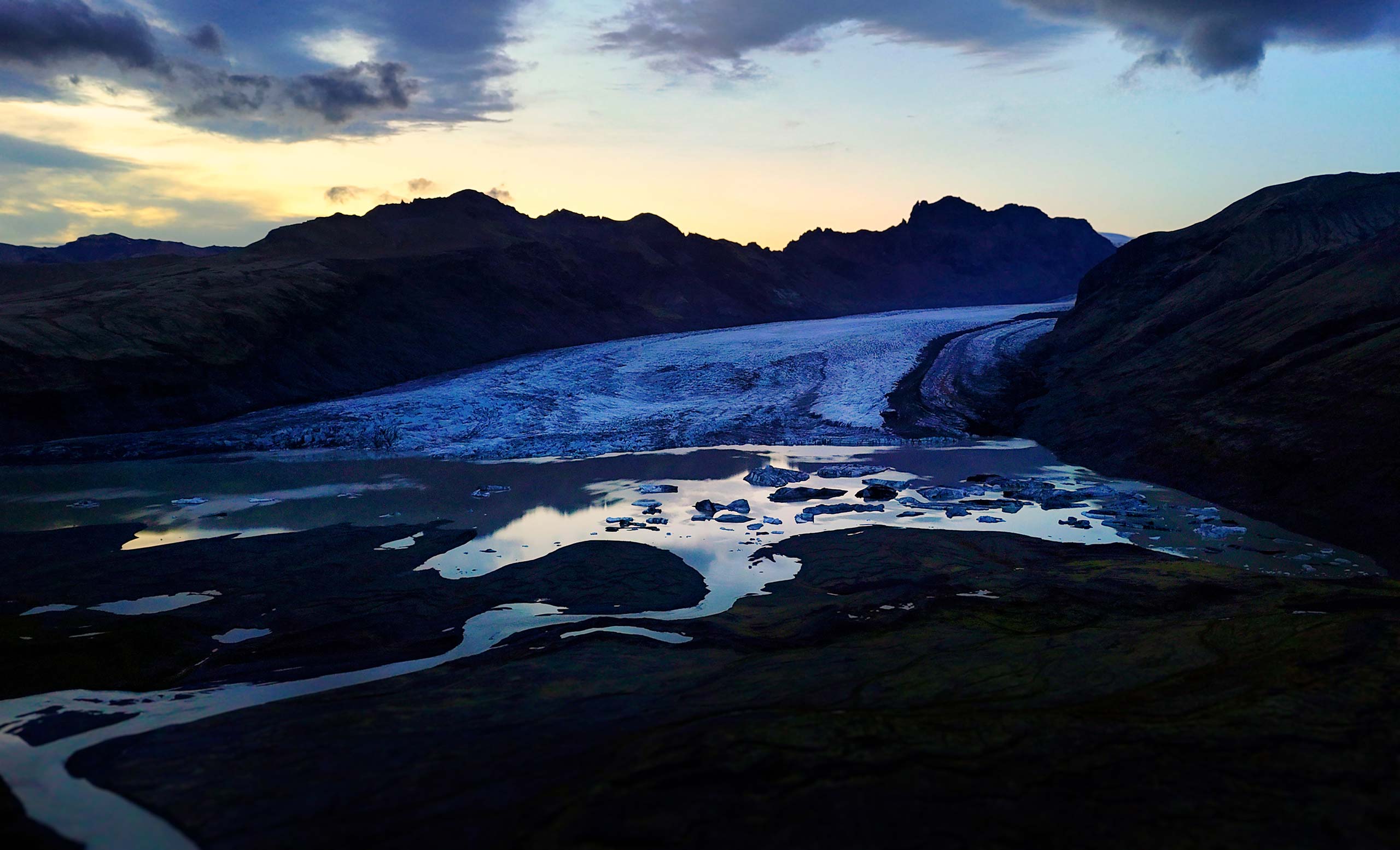 Glacier terminus meltwater